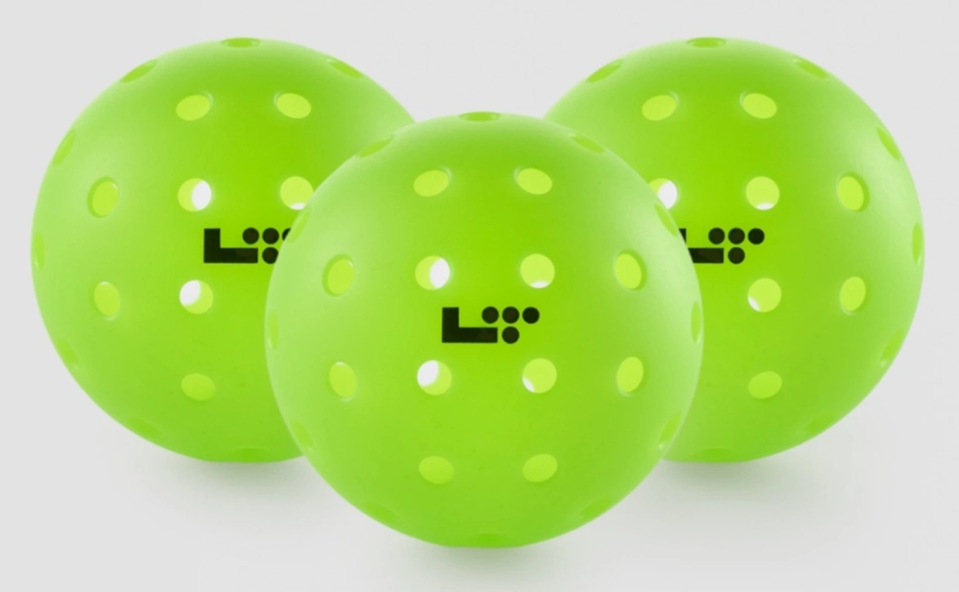Loại bóng pickleball ở giải đấu hàng đầu thế giới bị chê không phù hợp