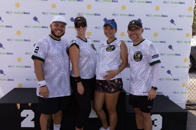 Vận động viên mang bầu truyền cảm hứng tại giải đấu pickleball ở Mỹ - 2 Vận động viên mang bầu truyền cảm hứng tại giải đấu pickleball ở Mỹ - 2