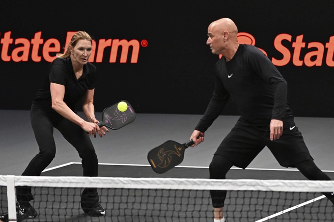 Nguyên tắc chơi pickleball của vợ chồng Andre Agassi và Steffi Graf - 1 Nguyên tắc chơi pickleball của vợ chồng Andre Agassi và Steffi Graf - 1